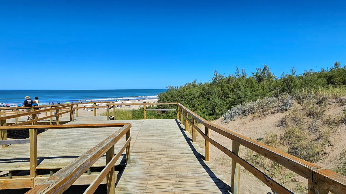 pasarela al mar